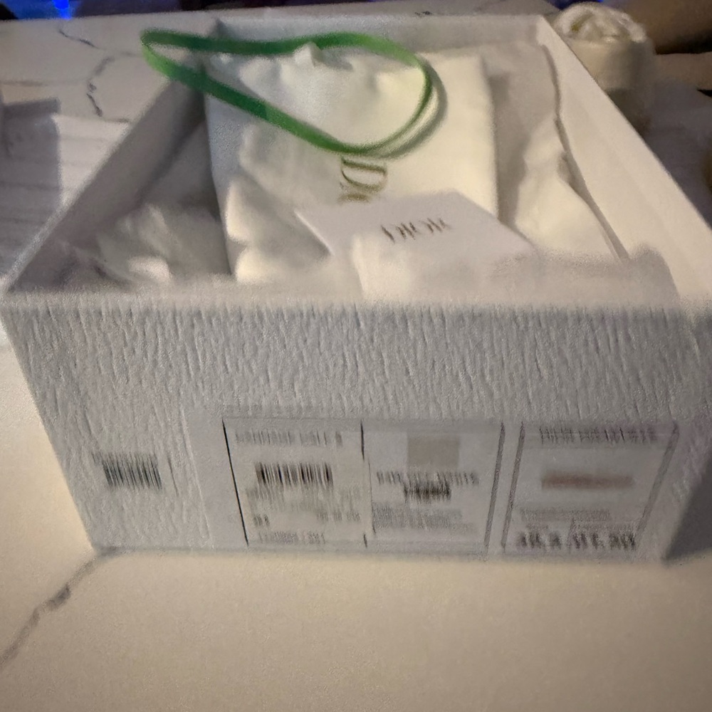 Dior White Textured Box - Picture 2 of 3